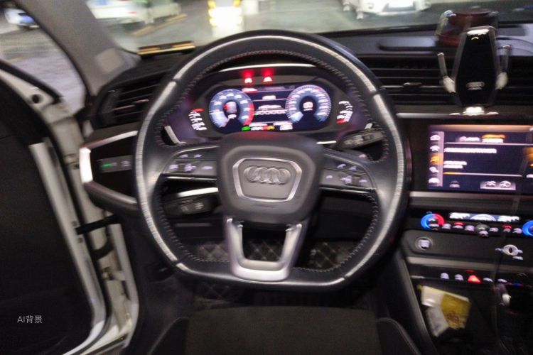 Audi Q3 2021 immagine di auto #12