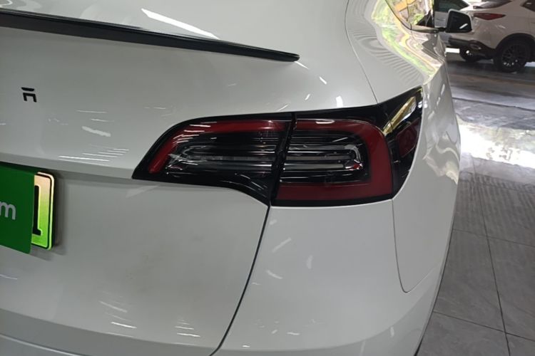 Tesla Model Y 2022 #8 Tesla Model Y 2022 car image #8