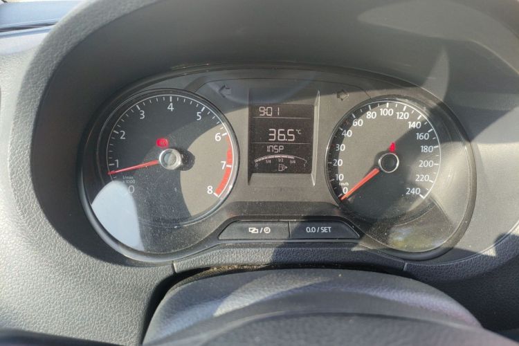 Volkswagen Polo 2016 car image #12