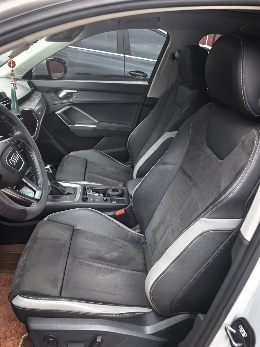 Audi Q3 2022 car image #4