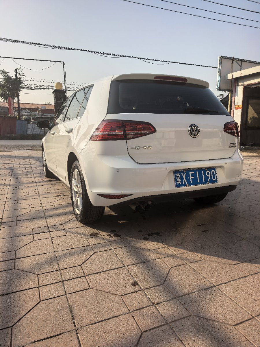 Volkswagen Golf 2017 car image #7
