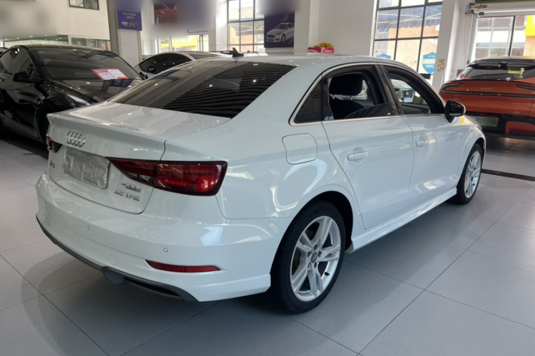 Audi A3 2019 car image #4