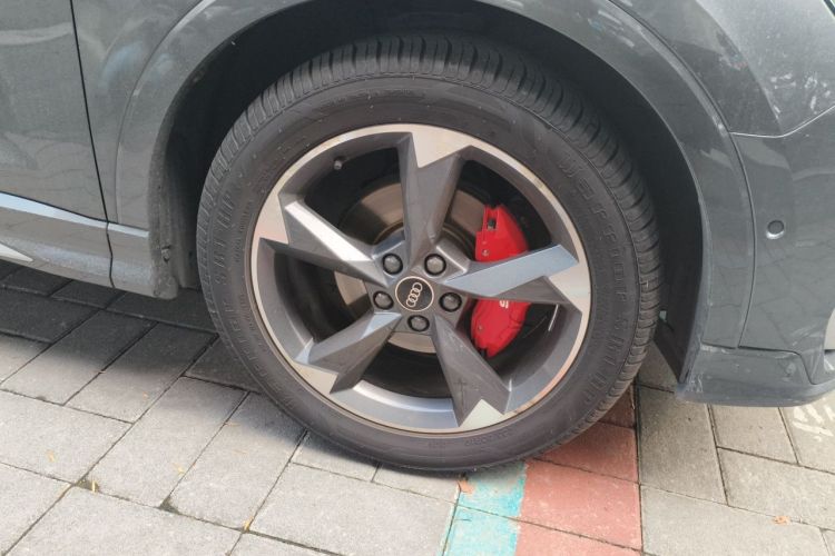 Audi Q3 2022 car image #6
