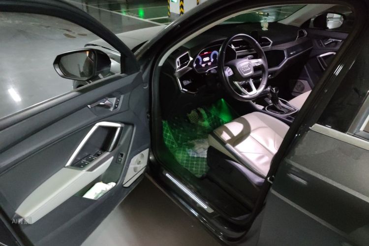 Audi Q3 2019 immagine di auto #18