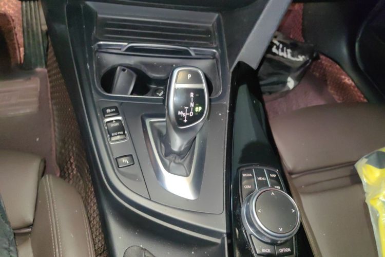 BMW 3 Series 2018 #14 BMW 3 Series 2018 car image #14