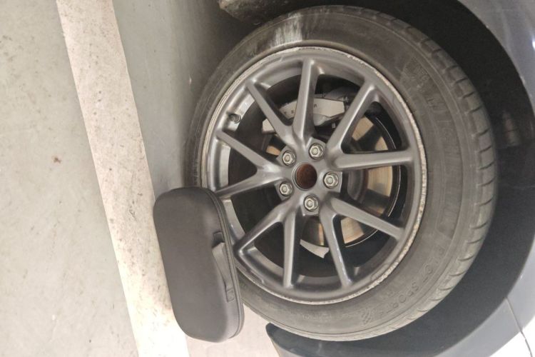 Tesla Model 3 2020 car image #3