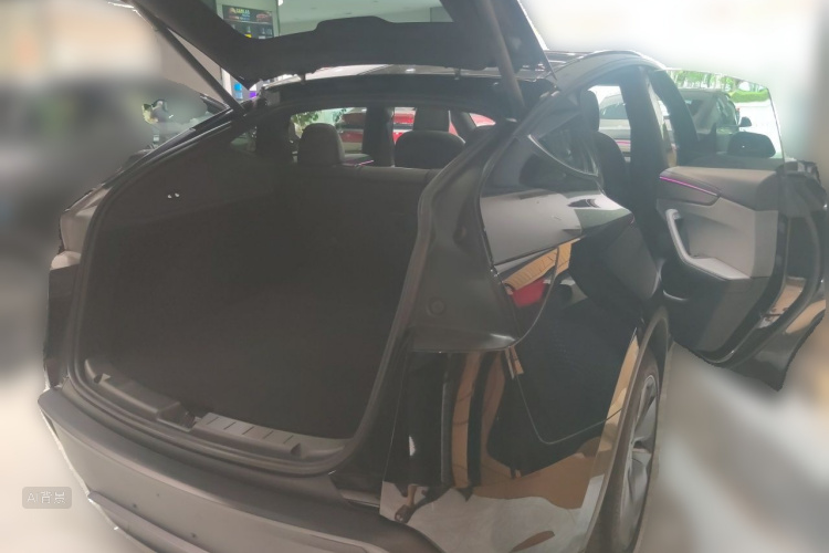 Tesla Model Y 2026 #7 Tesla Model Y 2026 immagine di auto #7