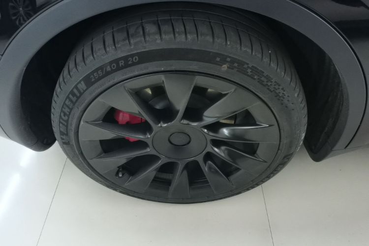Tesla Model Y 2023 #10 Tesla Model Y 2023 immagine di auto #10