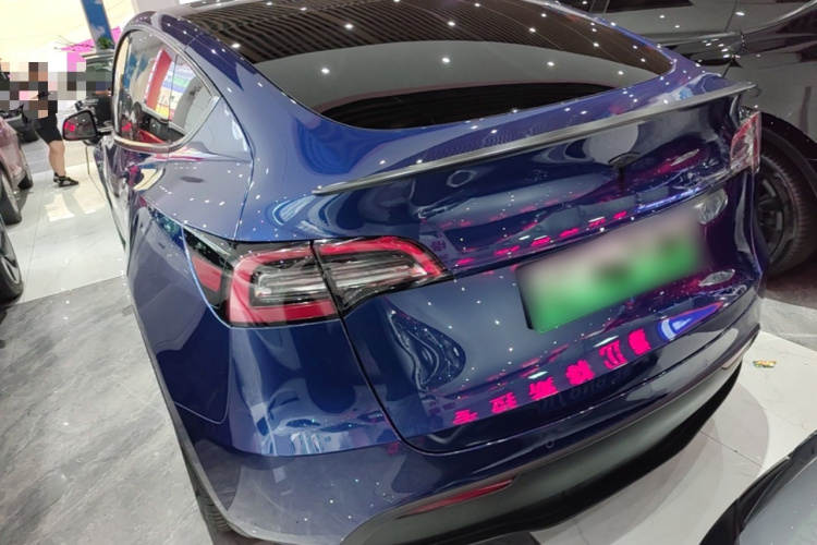 Tesla Model Y 2024 car image #5