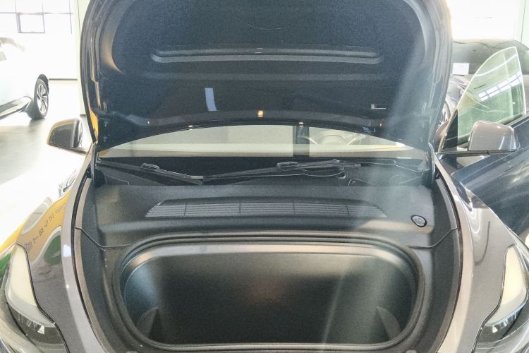 Tesla Model Y 2022 car image #20