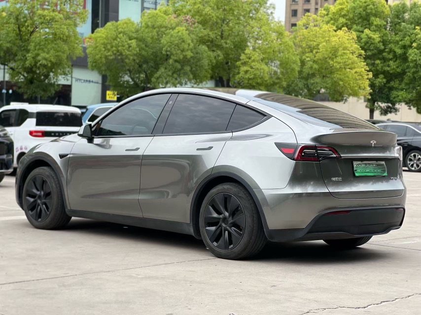 Tesla Model Y 2023 #9 Tesla Model Y 2023 car image #9