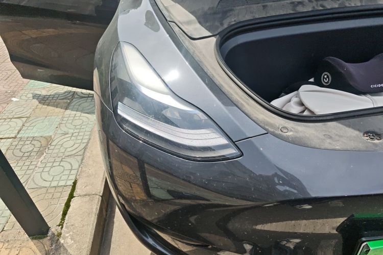 Tesla Model Y 2024 car image #8