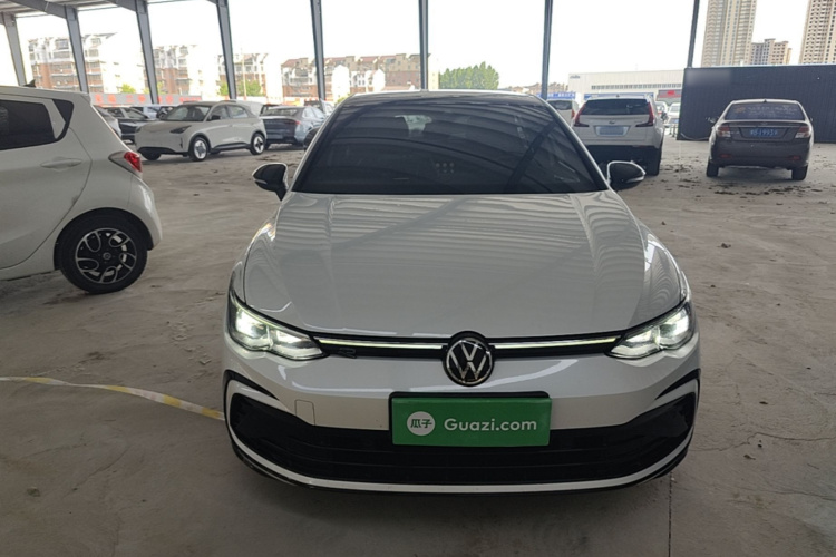 Volkswagen Golf 2022 car image #3