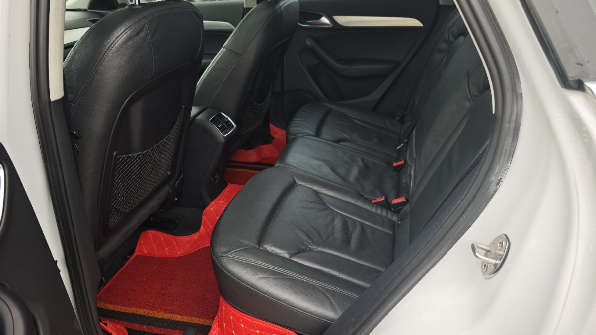 Audi Q3 2014 car image #8