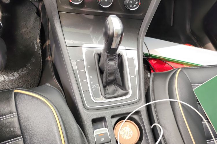 Volkswagen Golf 2018 car image #16
