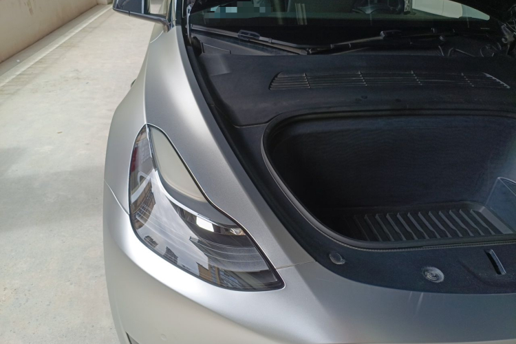 Tesla Model Y 2022 car image #28