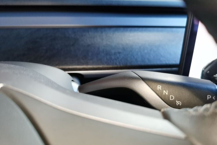 Tesla Model Y 2021 #18 Tesla Model Y 2021 car image #18
