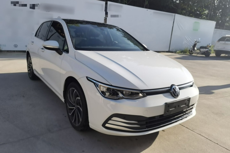 Volkswagen Golf 2024 car image #4