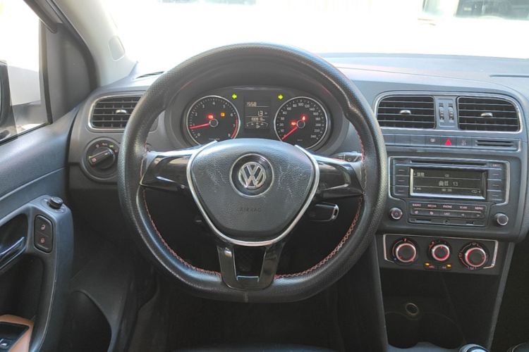 Volkswagen Polo 2015 #11 Volkswagen Polo 2015 car image #11
