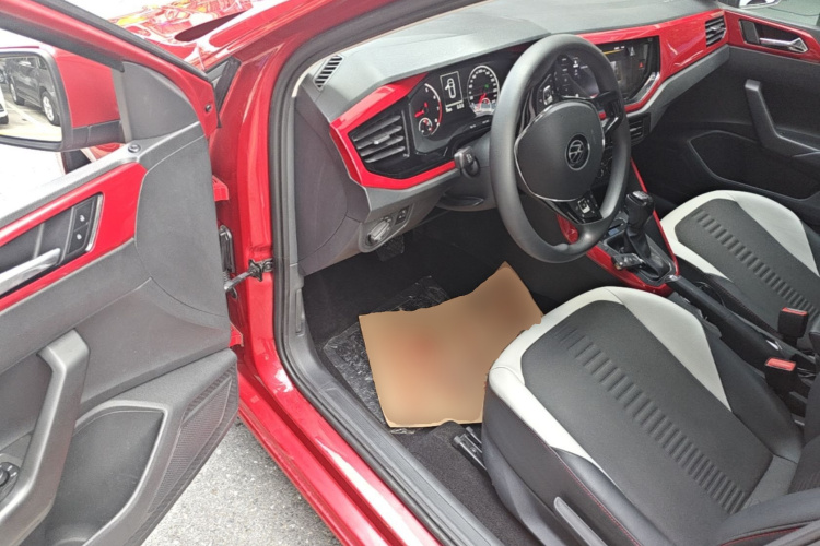 Volkswagen Polo 2021 car image #17