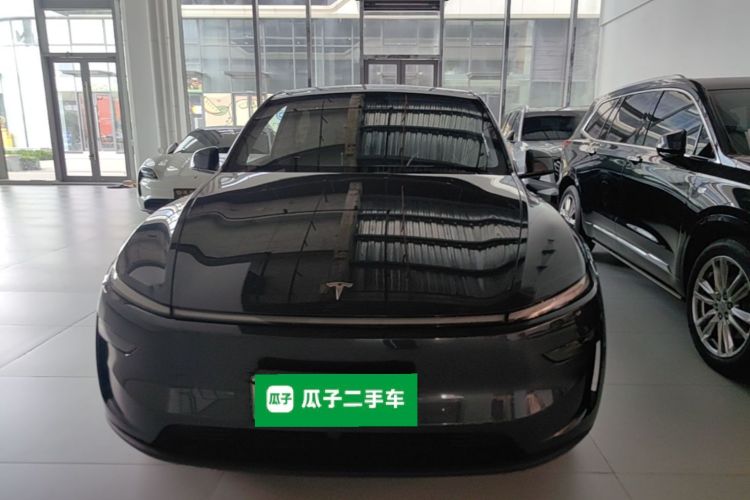 Tesla Model Y 2025 immagine di auto #3