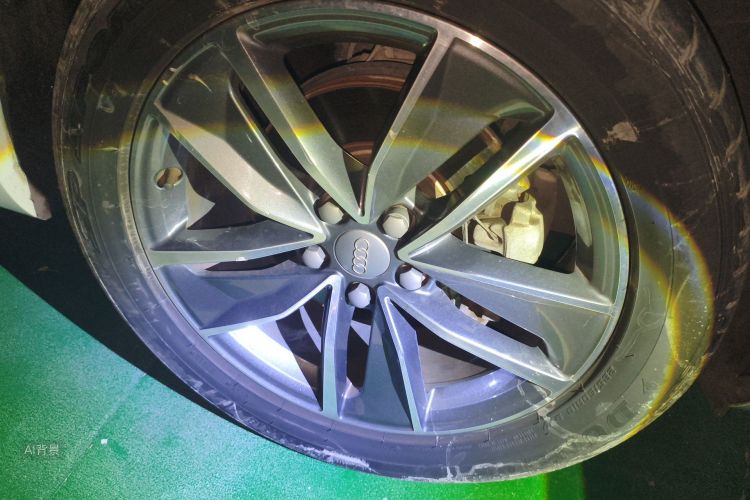 Audi Q3 2019 car image #9