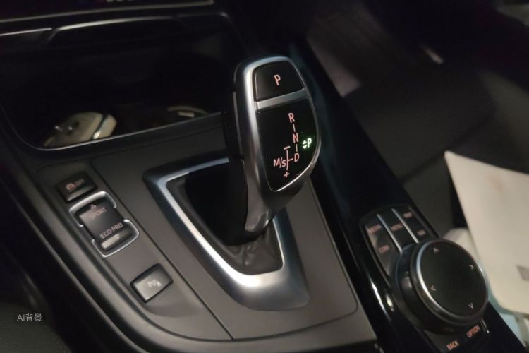 BMW 3 Series 2018 image de voiture #16