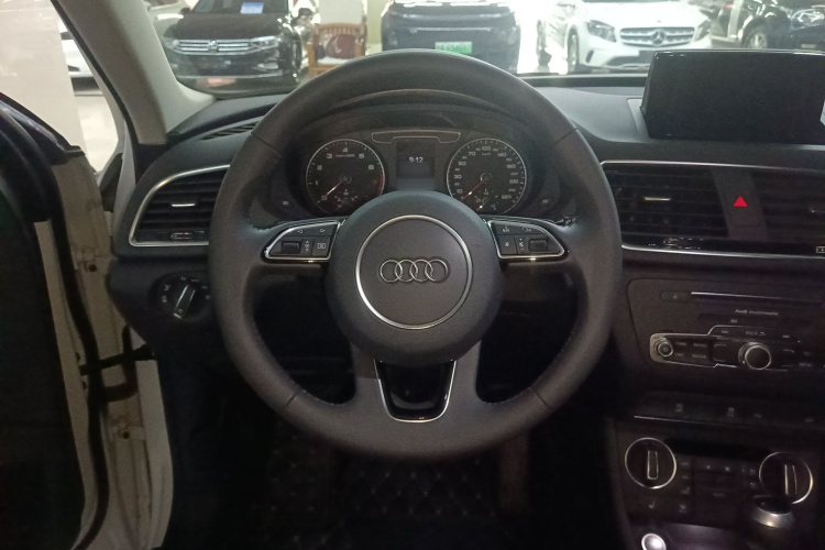 Audi Q3 2019 immagine di auto #15