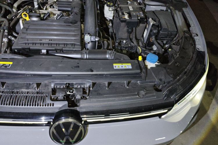 Volkswagen Golf 2022 car image #25