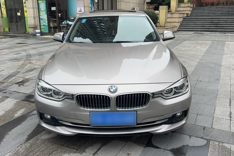 BMW 3 Series 2018 car image #4