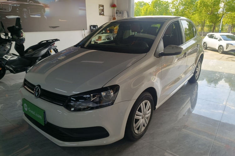 Volkswagen Polo 2019 car image #2