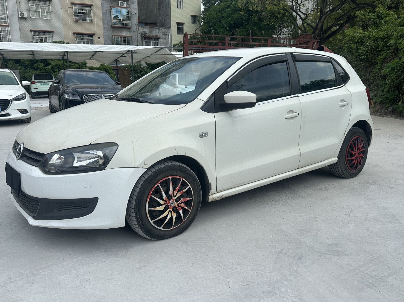 Volkswagen Polo 2012 Volkswagen Polo 2012 car image