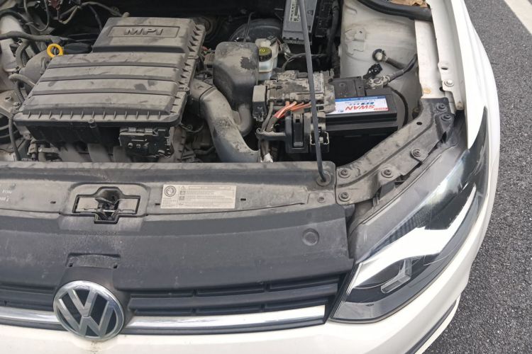 Volkswagen Polo 2015 car image #25