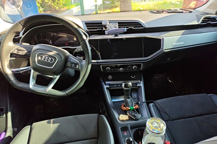 Audi Q3 2019 #11 Audi Q3 2019 car image #11