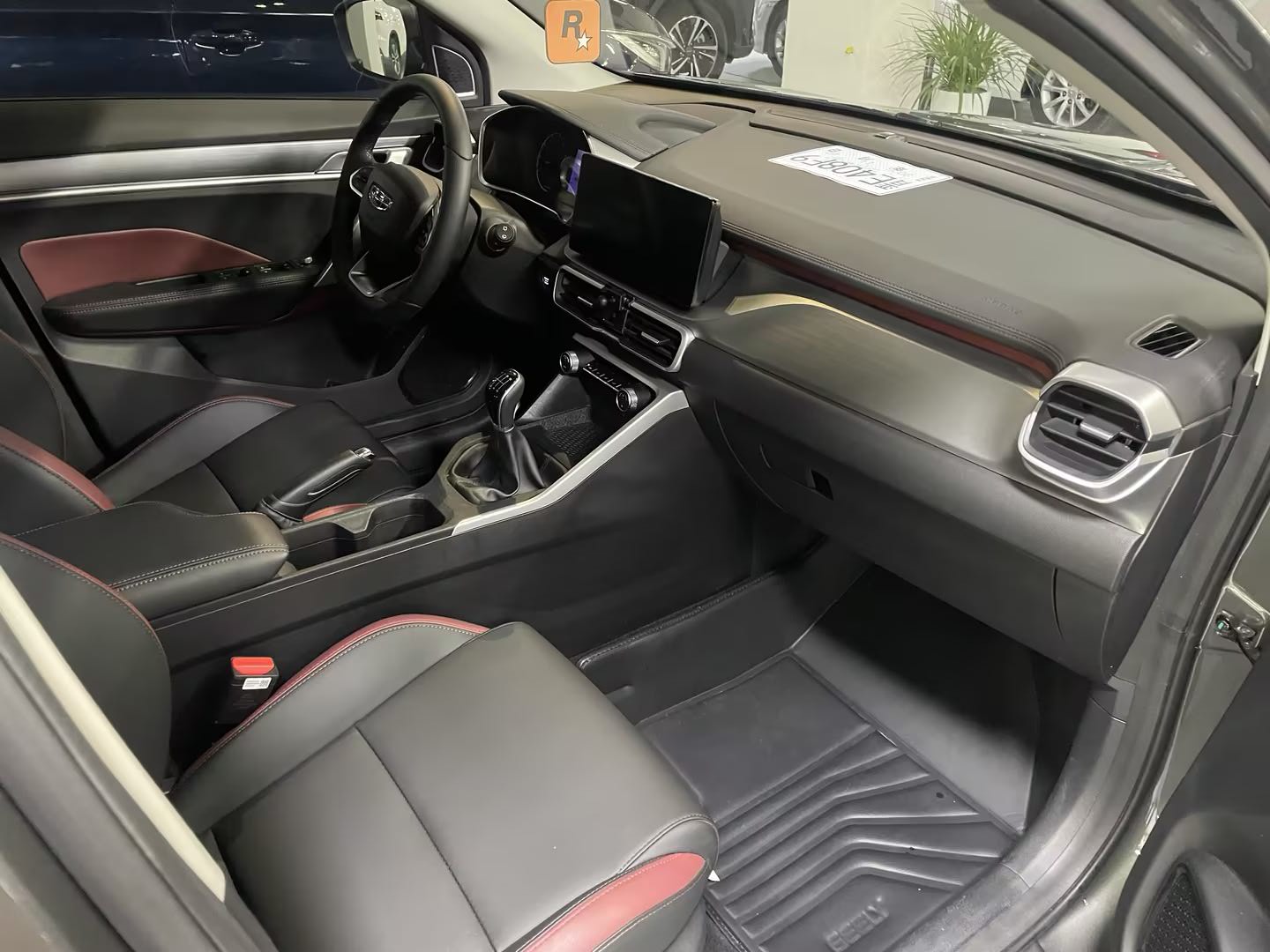 GEELY Coolray 2022 صورة سيارة #2
