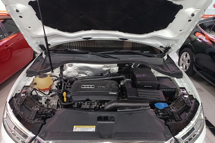Audi Q3 2018 car image #20