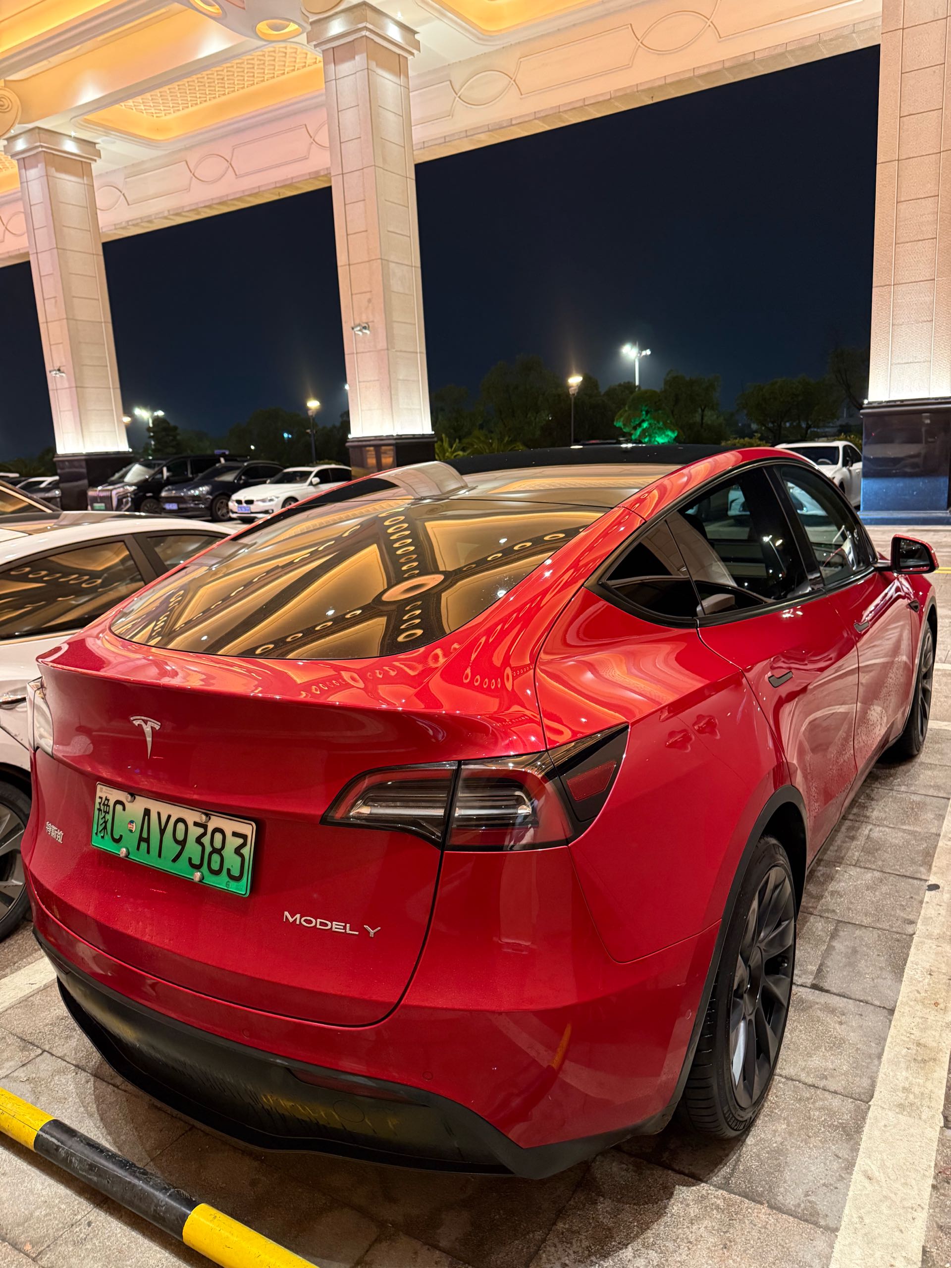 Tesla Model Y 2021 صورة سيارة #6