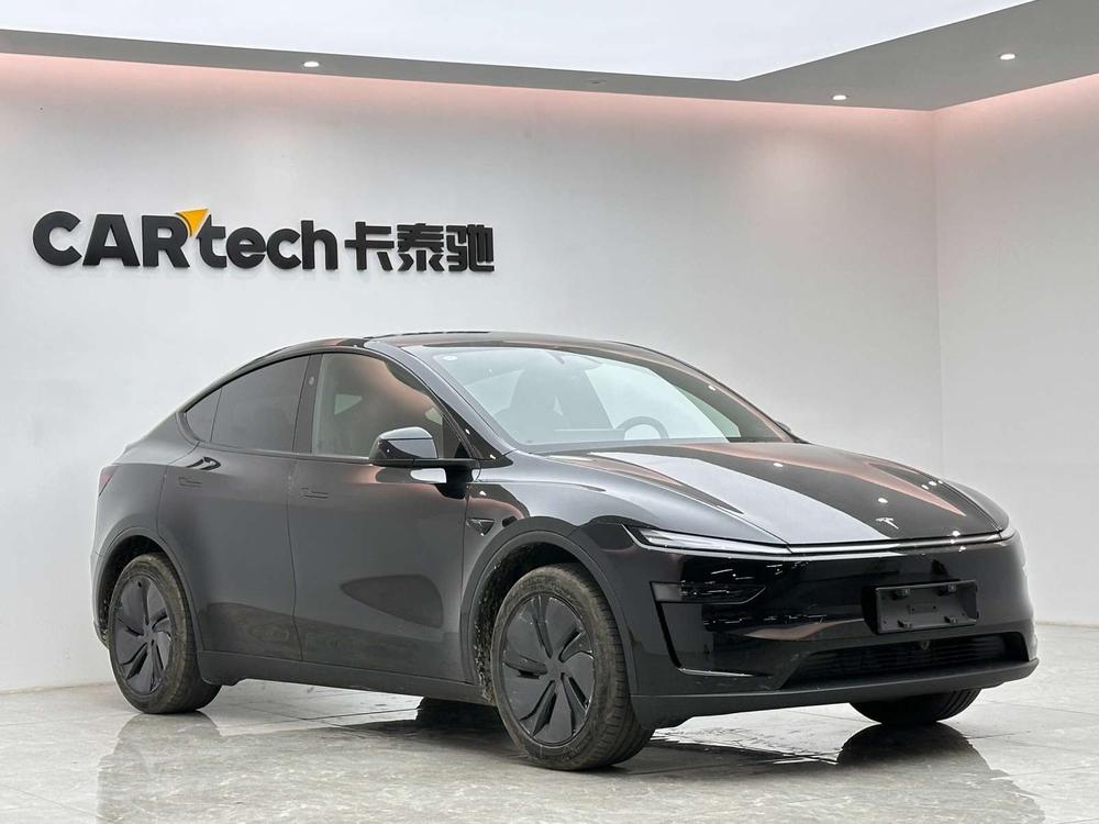 Tesla Model Y 2026 #3 Tesla Model Y 2026 изображение автомобиля #3