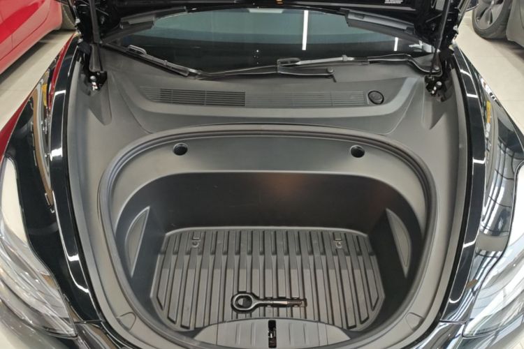 Tesla Model 3 2022 car image #20