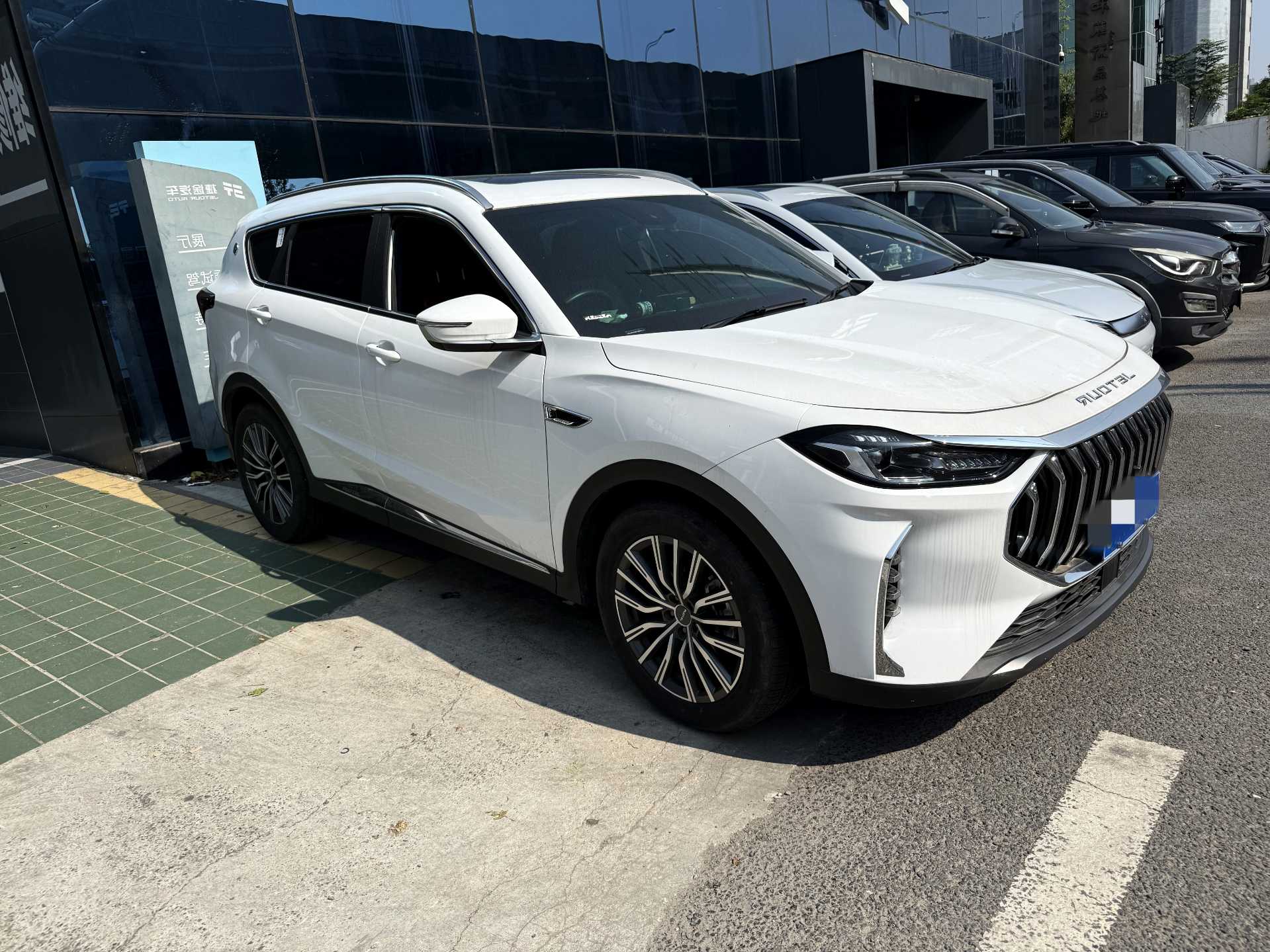 Jetour X70 PLUS 2025 car image #2