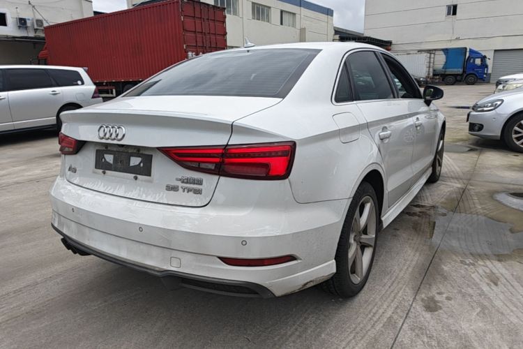 Audi A3 2018 car image #7
