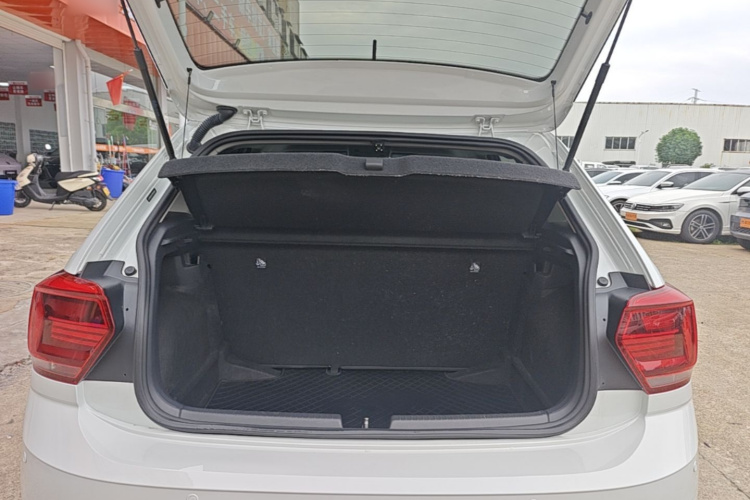 Volkswagen Polo 2023 car image #19