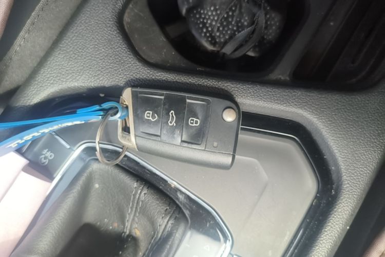 Volkswagen Tharu 2020 car image #9