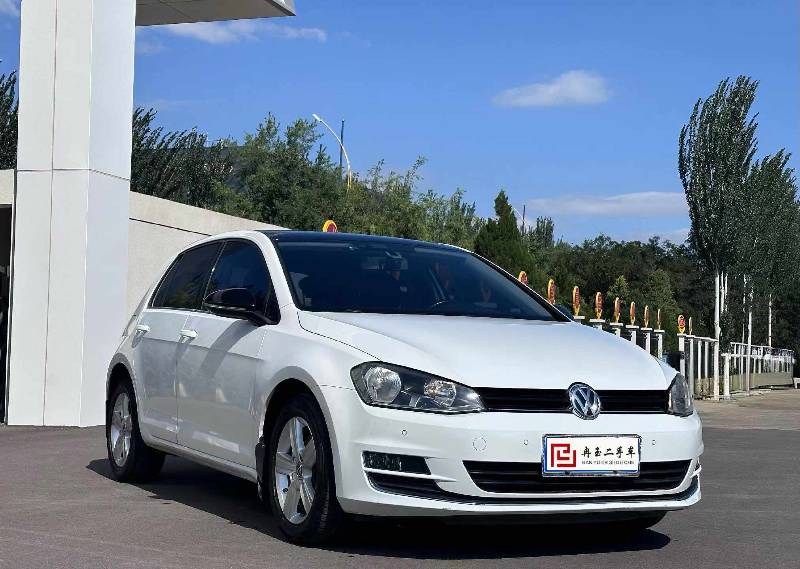 Volkswagen Golf 2017 car image #3