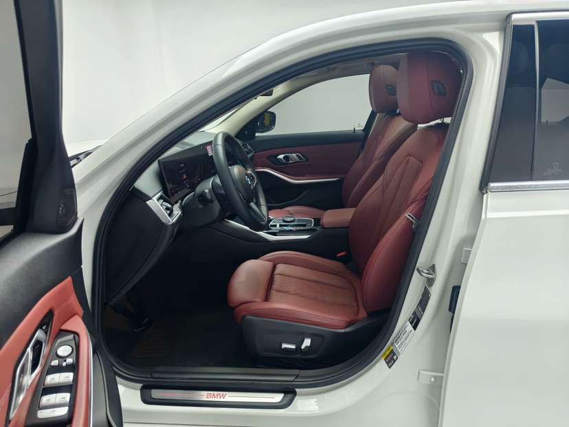 BMW i3 2023 immagine di auto #5