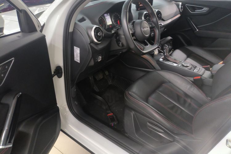 Audi Q2L 2023 imagem de carro #16