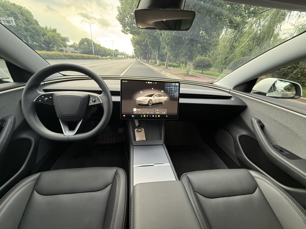 Tesla Model 3 2024 #11 Tesla Model 3 2024 car image #11