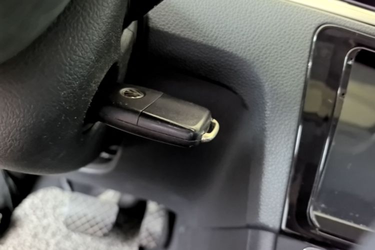 Volkswagen Santana 2016 car image #14