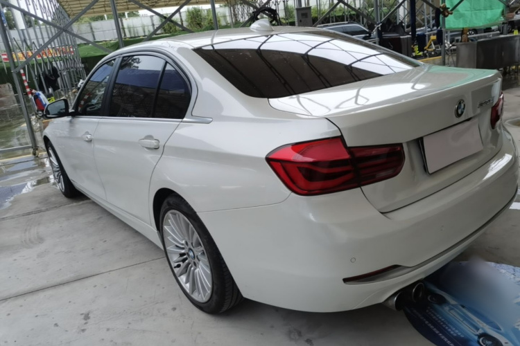 BMW 3 Series 2018 #5 BMW 3 Series 2018 car image #5