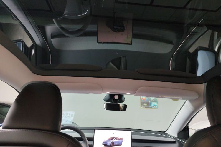Tesla Model Y 2025 #18 Tesla Model Y 2025 car image #18